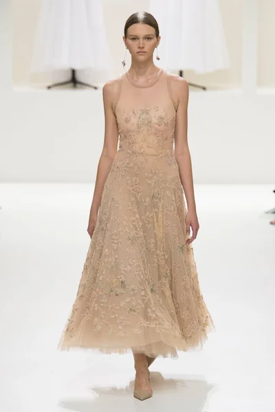 Look 54